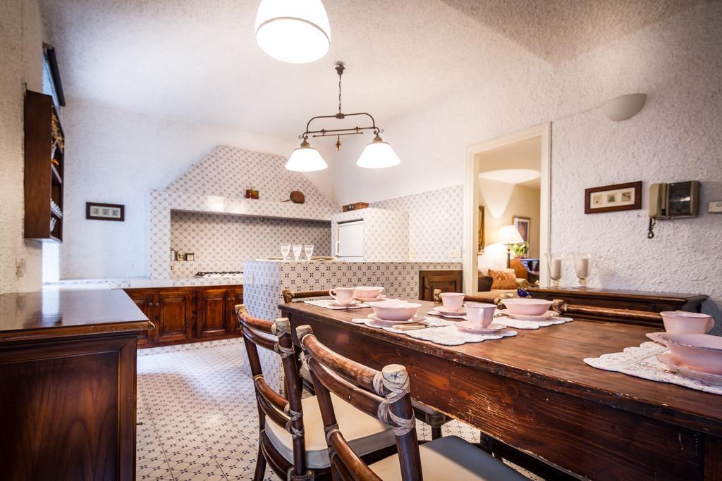 Lake Charming Apartment Cernobbio Rum bild